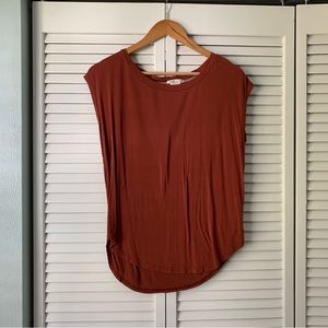 terracotta / brick red t shirt